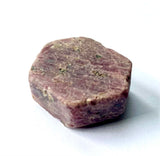 Rubiin - loodusliku kivimi seib ~3,7x4,5x1,7cm; 89g