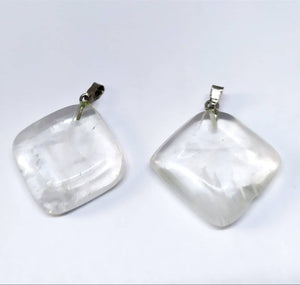 Mäekristalli ripats (lame) ~2x2cm